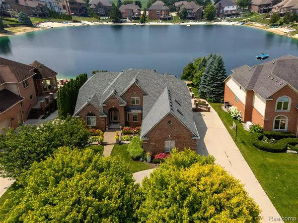 52455 Indian Summer Drive, Chesterfield Twp, MI 48051