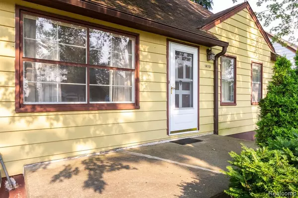 Redford Twp, MI 48239,14151 Mercedes