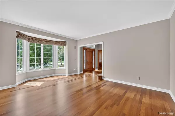 Oakland Twp, MI 48363,2740 Plum Creek Drive