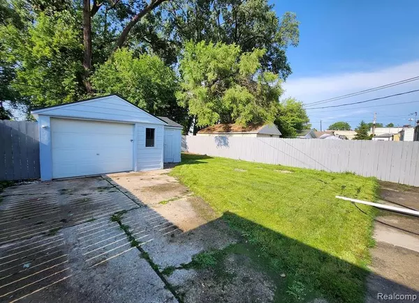 Hazel Park, MI 48030,1761 E MILTON Avenue