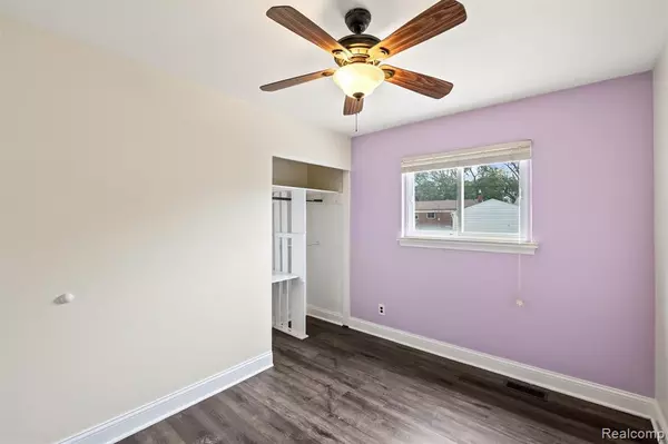 St. Clair Shores, MI 48082,21518 Timberidge Street