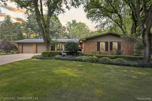 562 Burns Road, Milford Twp, MI 48381