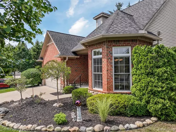 Waterford Twp, MI 48327,5540 River Park Drive