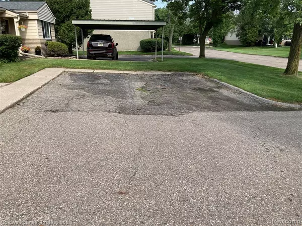 Southfield, MI 48034,26572 Franklin Pointe Drive