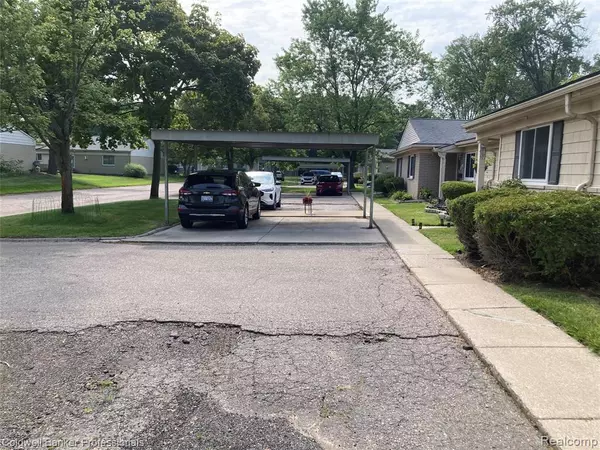 Southfield, MI 48034,26572 Franklin Pointe Drive