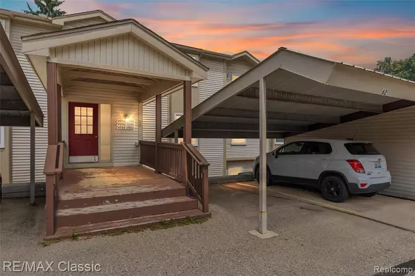 4990 Oak Hill Drive 5A 59, Waterford Twp, MI 48329