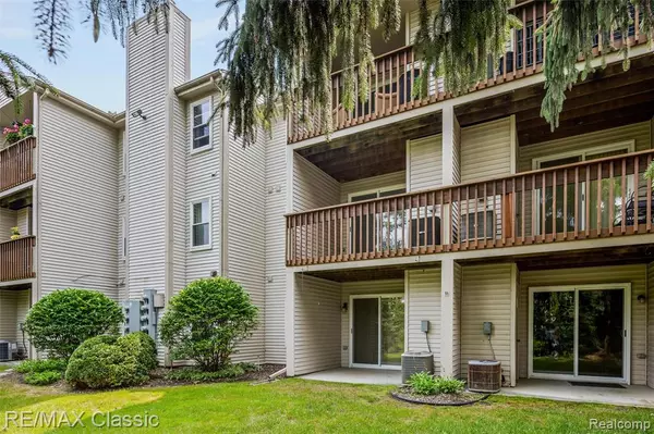 Waterford Twp, MI 48329,4990 Oak Hill Drive 5A 59