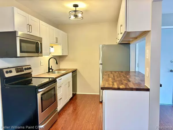 Rochester, MI 48307,810 PLATE Street 206