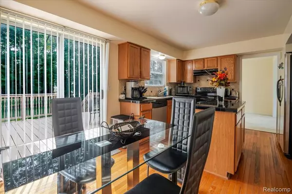 Van Buren Twp, MI 48111,6423 Greenbriar Drive
