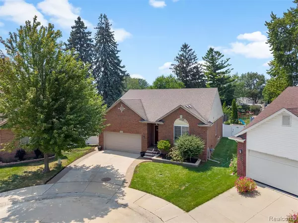 Warren, MI 48092,30933 Burberry Drive Drive