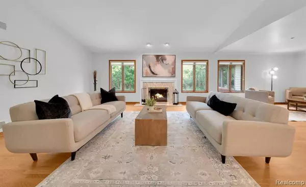 Bingham Farms Vlg, MI 48025,22959 Bristol Court