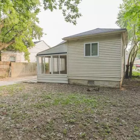 Harper Woods, MI 48225,18557 Kenosha Street