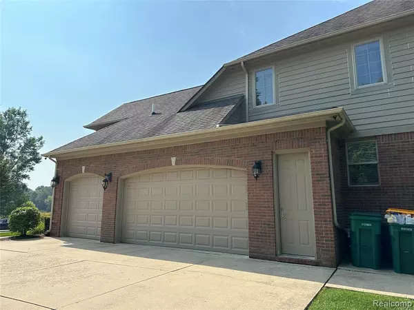 Oakland Twp, MI 48306,4906 Stonehenge Drive