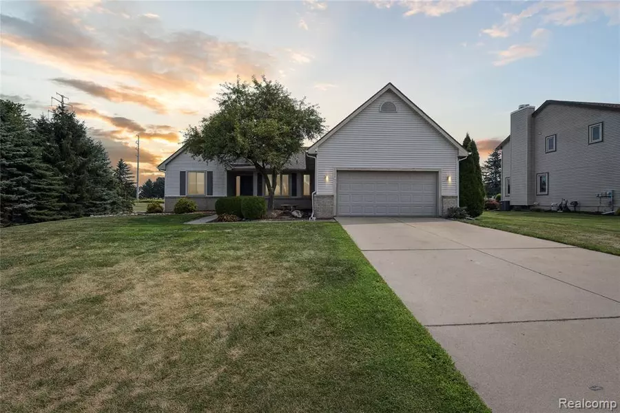 493 Cloverview Lane, Genoa Twp, MI 48843