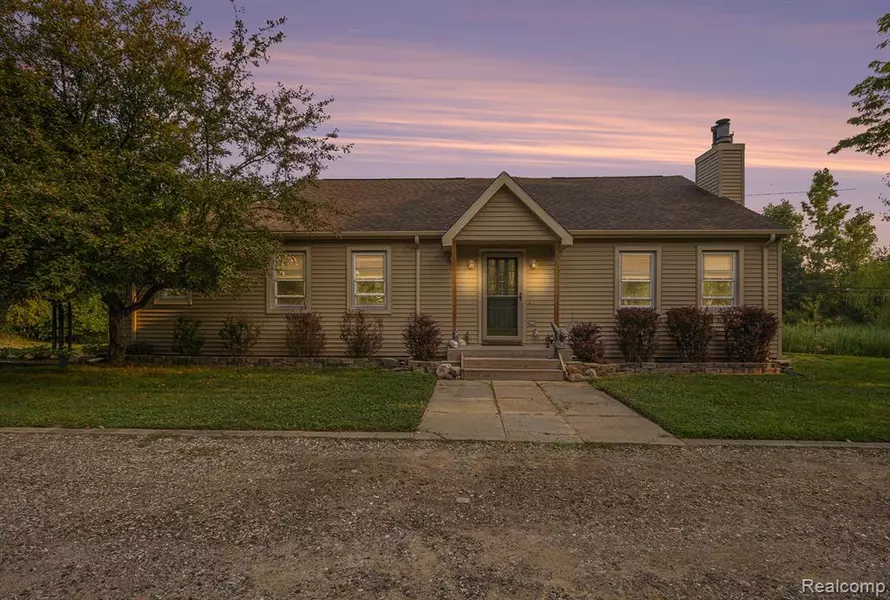 420 W Oakwood Road, Oxford Twp, MI 48371