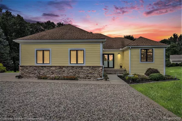 1282 Indianwood Road, Orion Twp, MI 48362