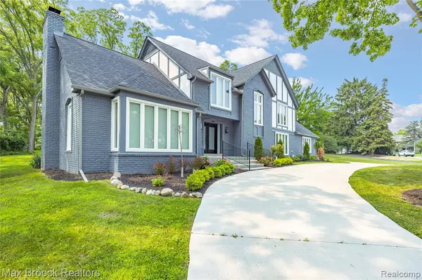 West Bloomfield Twp, MI 48323,4490 Strathdale Lane