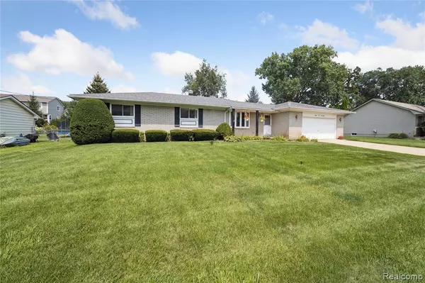 White Lake Twp, MI 48386,8268 Cooley Beach Drive