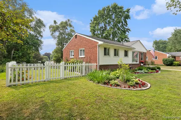 Waterford Twp, MI 48329,3841 Anoka Drive