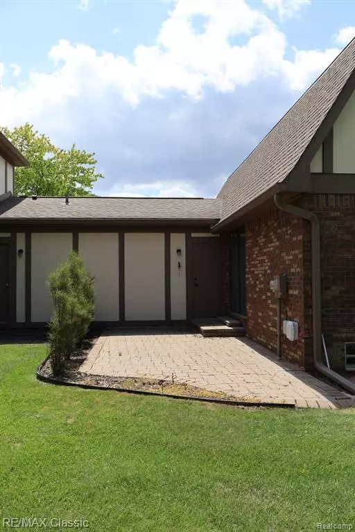 Rochester Hills, MI 48309,1961 Pondview Court