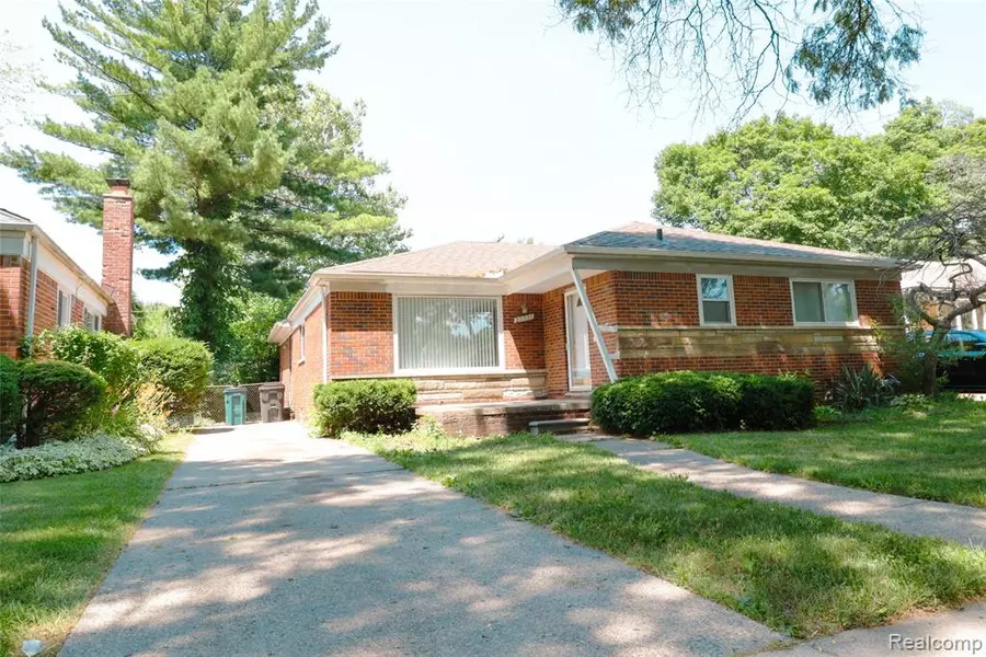 23031 Radclift Street, Oak Park, MI 48237