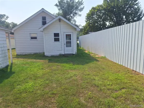 Thomas Twp, MI 48609,595 S RIVER Road
