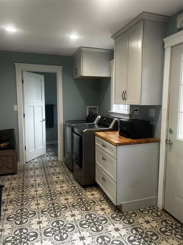 Livonia, MI 48152,32920 6 Mile Road