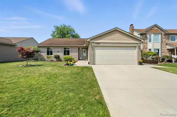 Clinton Twp, MI 48038,42393 Royal Lane