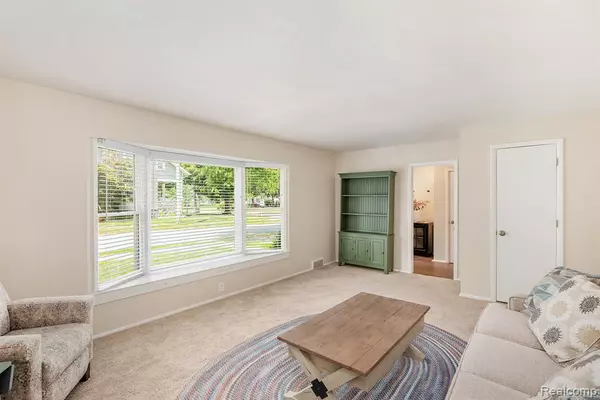 Holly Vlg, MI 48442,702 E Maple Street