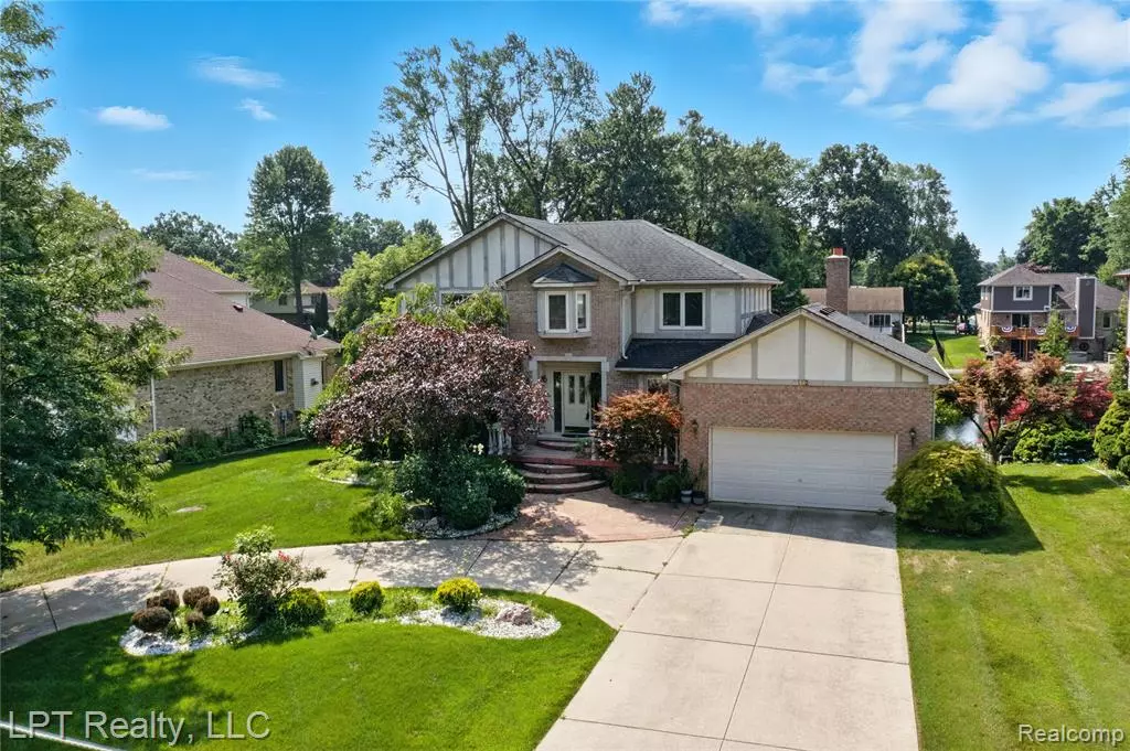 Troy, MI 48085,1142 E South Boulevard