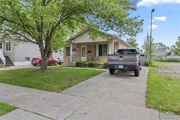 23847 Deziel Street, St. Clair Shores, MI 48082