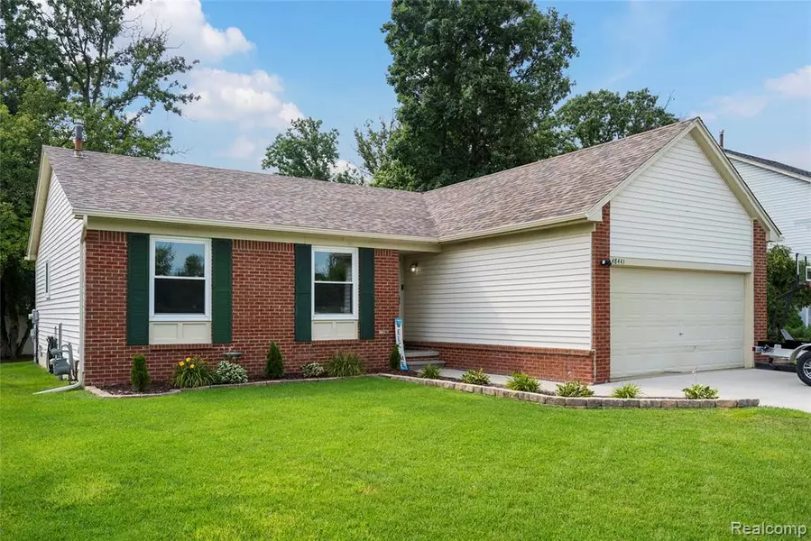 48441 Shady Glen Court, New Baltimore, MI 48051