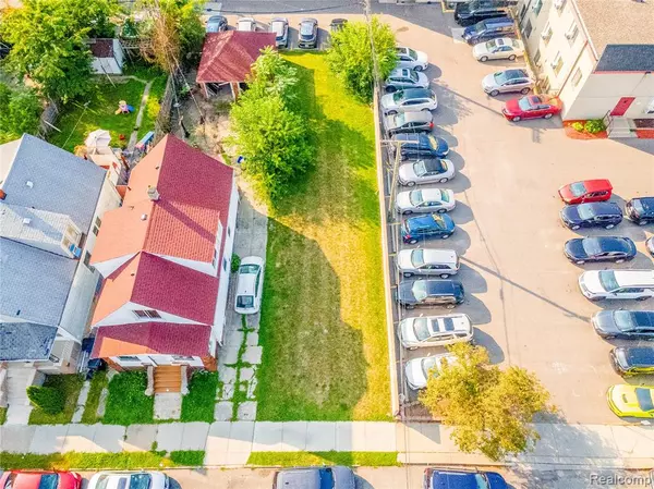 Hamtramck, MI 48212,3828 Doremus Street