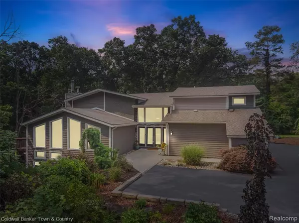 5728 Eggert Place, Brighton, MI 48116