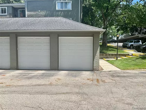 Birmingham, MI 48009,1115 N Old Woodward Avenue