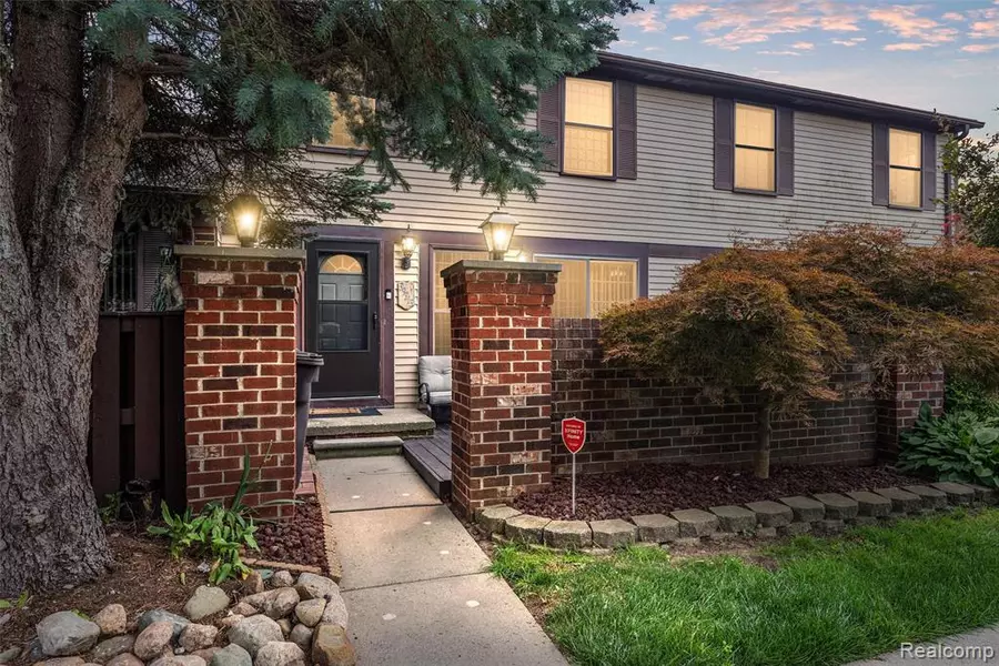 39313 Heatherheath Drive, Clinton Twp, MI 48038