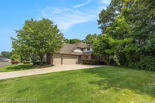 Orion Twp, MI 48362,271 Greenan Lane