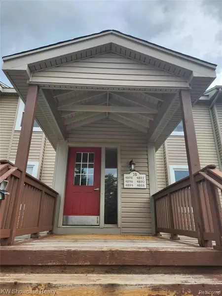 4896 Harbor Point Drive, Waterford Twp, MI 48329