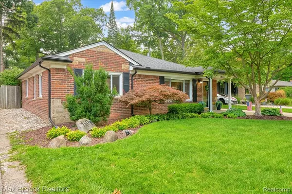 Sylvan Lake, MI 48320,1408 Avondale Street