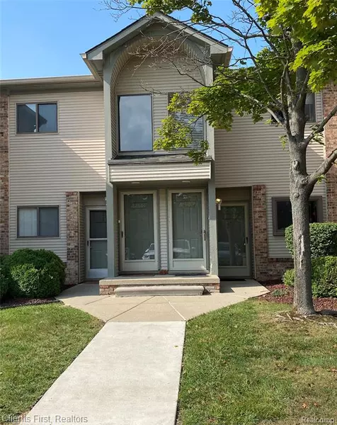 42540 N Lilley Pointe Drive W, Canton Twp, MI 48187