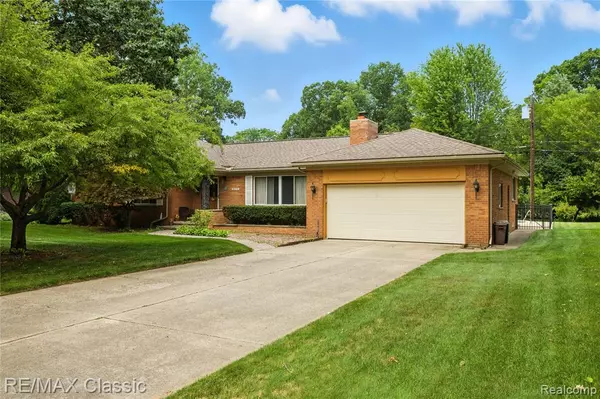 Troy, MI 48085,415 Booth Road