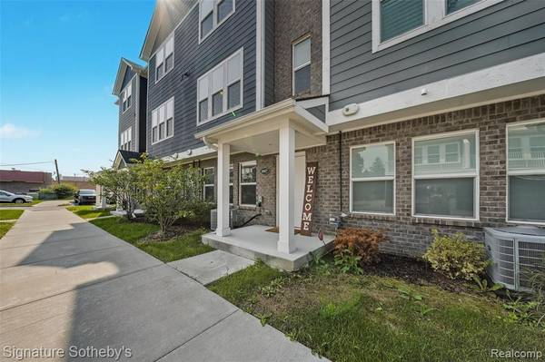 2927 Artemis Drive, Troy, MI 48085