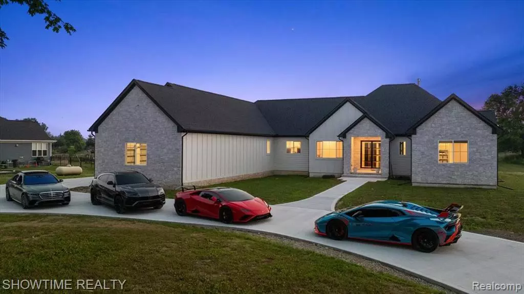65855 Mound Road, Washington Twp, MI 48095