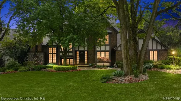 29812 Briarwood Court, Farmington, MI 48331