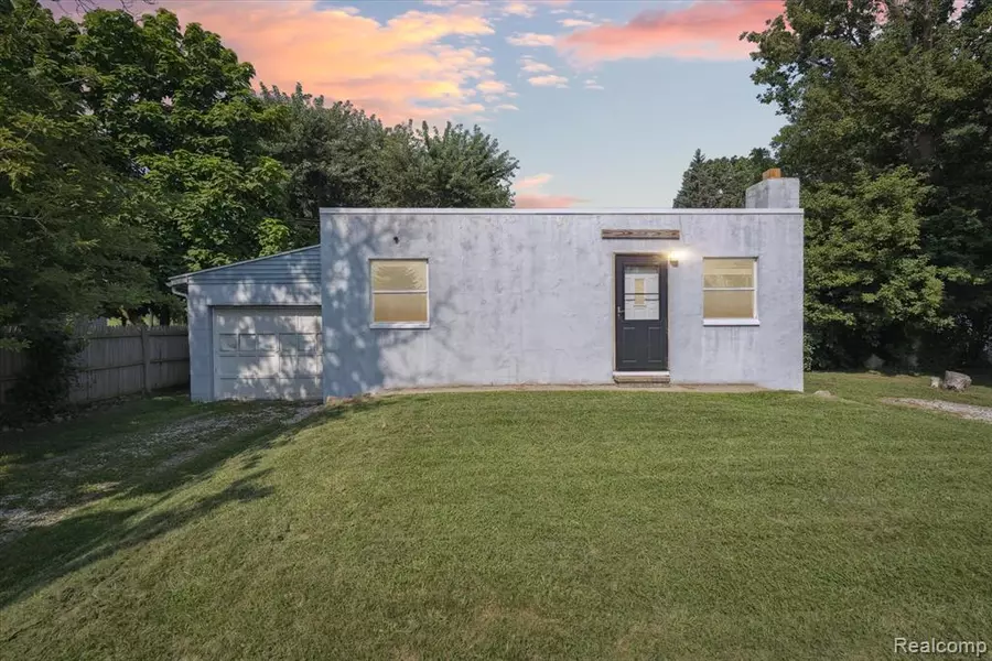3039 Meridian Road, Alaiedon Twp, MI 48864