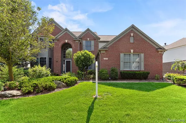 5093 Creekmonte Drive, Oakland Twp, MI 48306