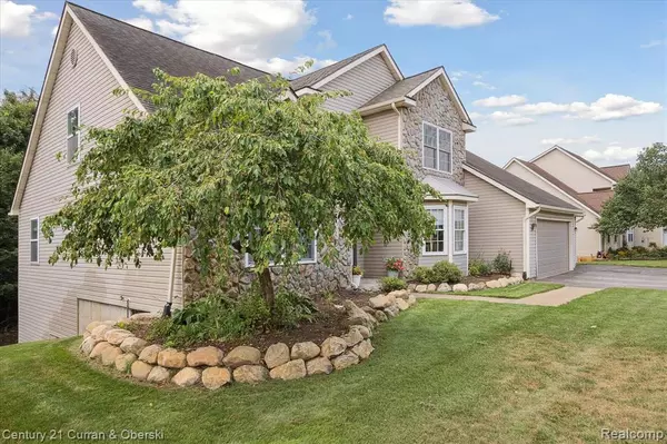 Commerce Twp, MI 48382,4025 Forest Edge Drive