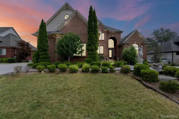 56502 Edgewood Drive, Shelby Twp, MI 48316