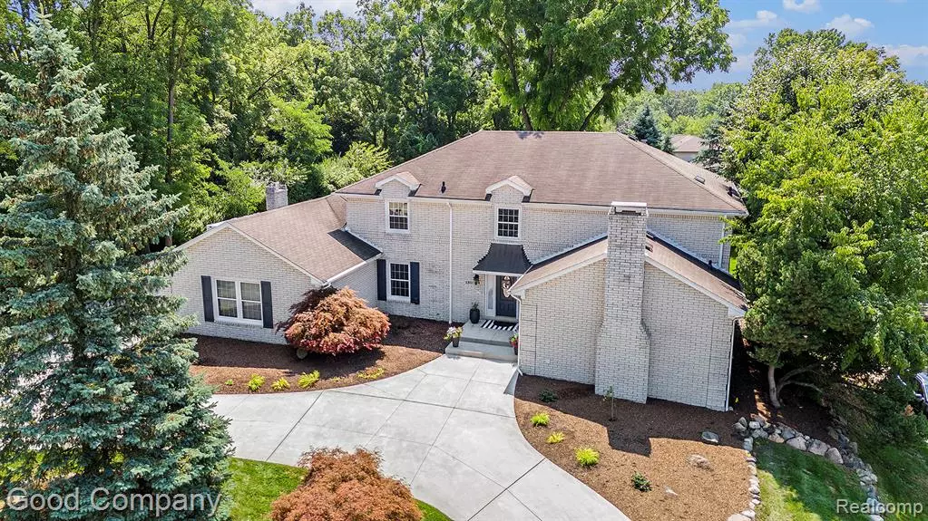 2501 Tower Hill Lane, Rochester Hills, MI 48306