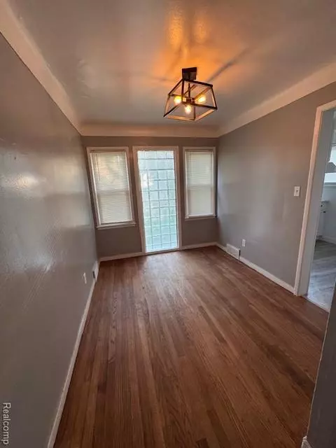 Detroit, MI 48219,18911 Rosemont Avenue